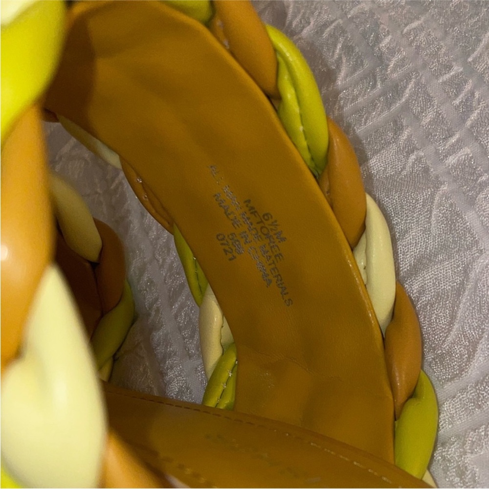 NWT Marc Fisher Toree Yellow Puff Woven Square Toe Heeled Sandals 6.5 - Picture 9 of 9